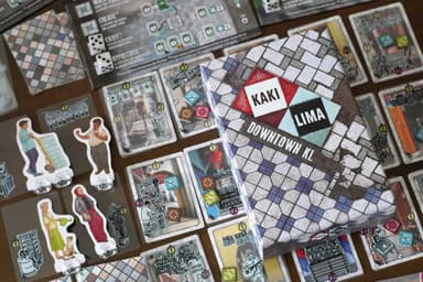 Kaki Lima: DTKL box and components